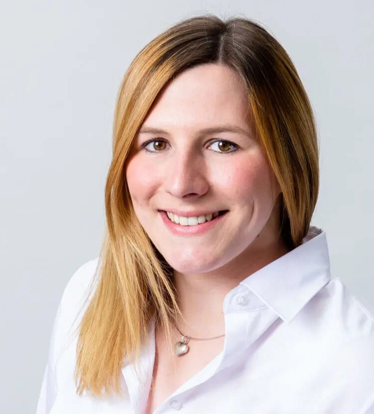 Julia-Strak
